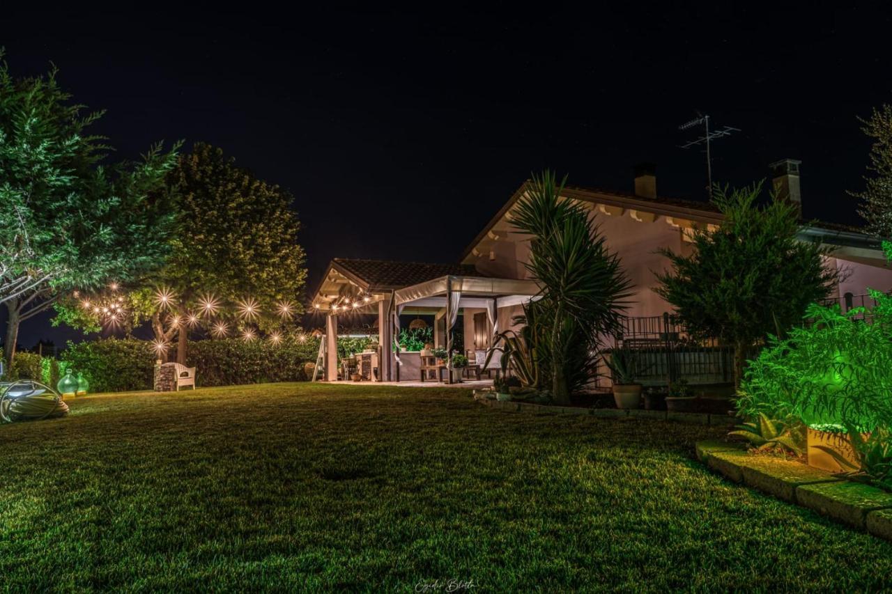 B&B Flavio E Catia Marotta Bagian luar foto
