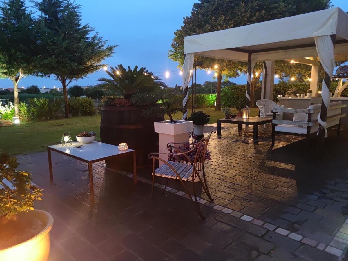 B&B Flavio E Catia Marotta Bagian luar foto